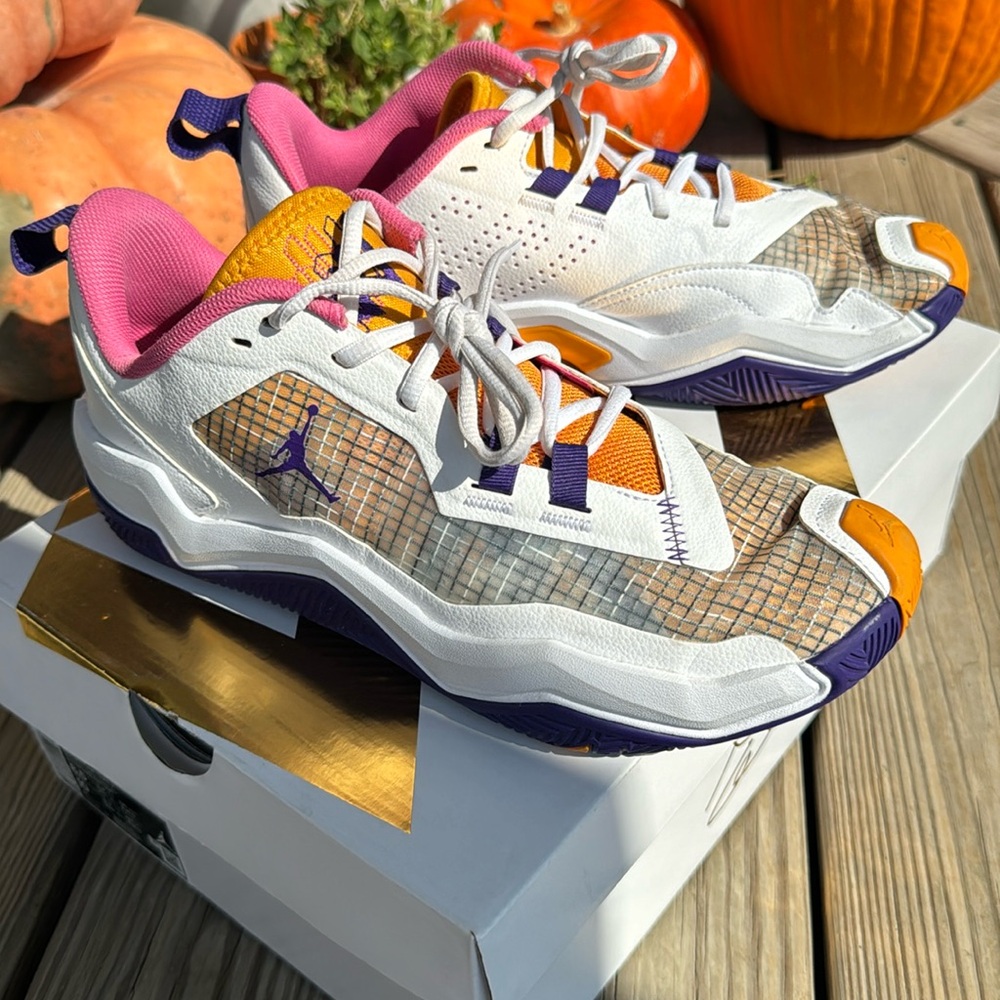 🧡💜🩷🤍 JORDAN 1 TAKE 4 white/court purple/canyon gold court mens 8.5 womens 10